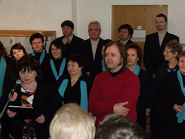 09_Uvodni slovo pani reditelky muzea PeadDr Marie Borkovcove.jpg